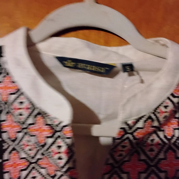 Black and White Sleeveless Sheath Dress with Mock Neck - Picture 2 of 3